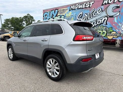 Used 2016 Jeep Cherokee Limited AWD/4WD image 4