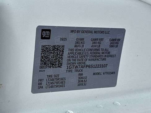 Used 2025 GMC Savana 2500 w/ Driver Convenience Package RWD image 22