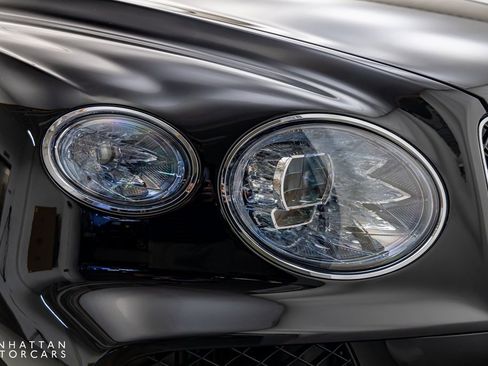 Used 2024 Bentley Bentayga Extended Wheelbase image 10