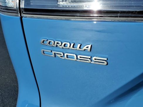 Used 2026 Toyota Corolla Cross LE image 9