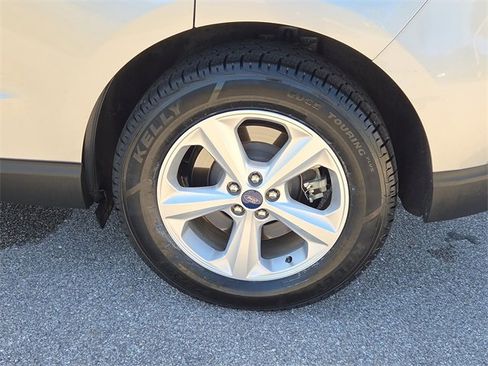 Used 2022 Ford Edge SE image 7