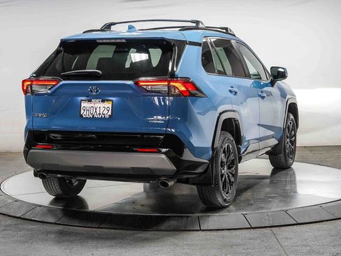 Certified 2023 Toyota RAV4 SE AWD/4WD image 4