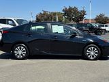 Used 2022 Toyota Prius LE image 3