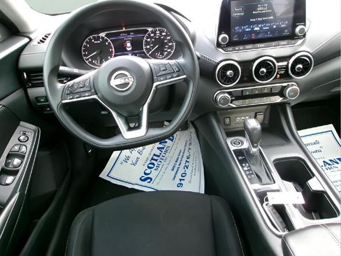 Used 2024 Nissan Sentra SV FWD image 11
