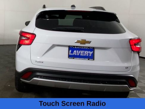 Certified 2025 Chevrolet Trax LT w/ Driver Confidence Package image 11