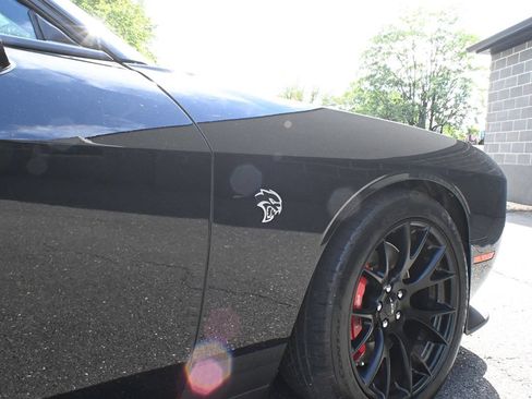 Used 2016 Dodge Challenger SRT Hellcat RWD image 7