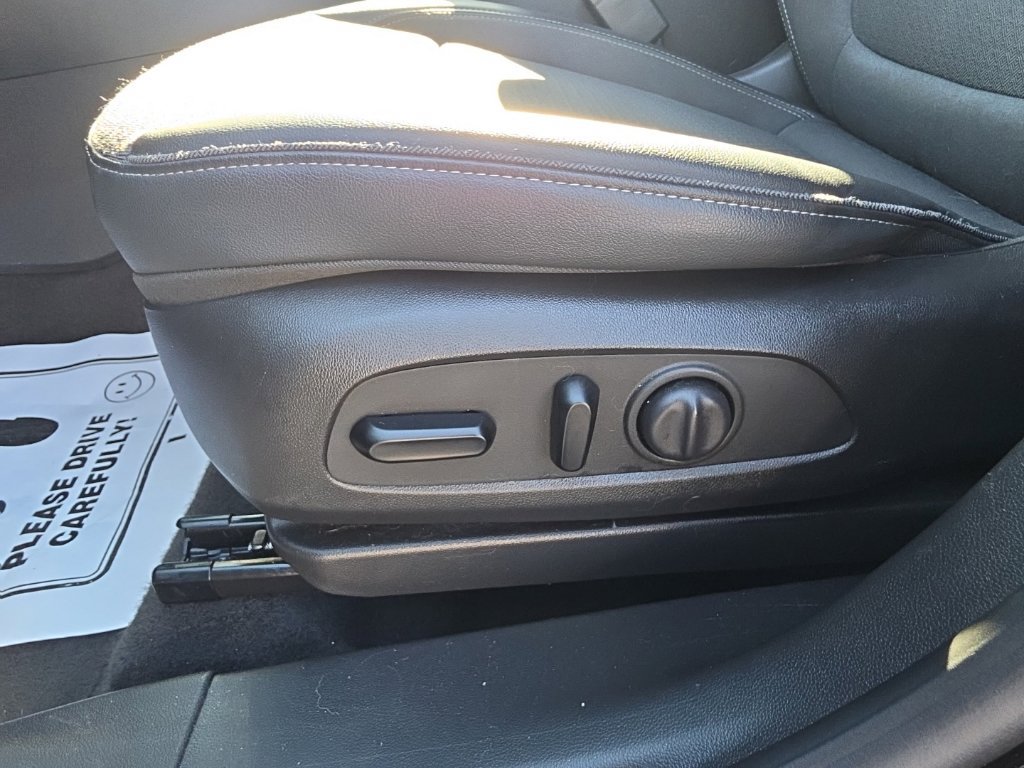 Certified 2022 Buick Encore GX Preferred w/ Cold Weather Comfort Package FWD image 23