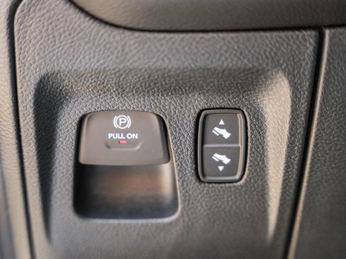 New 2026 RAM 1500 Laramie AWD/4WD image 41