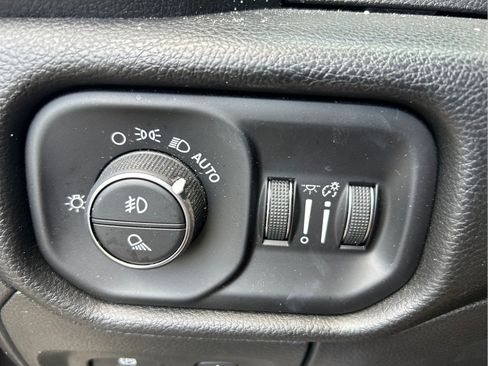 Used 2025 RAM 1500 Big Horn RWD image 25