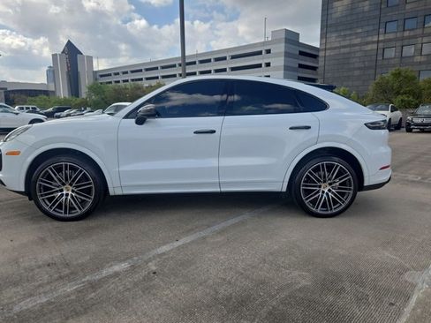 Used 2023 Porsche Cayenne Platinum Edition image 9