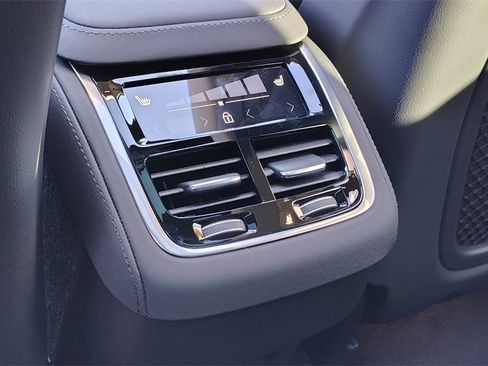 New 2026 Volvo XC90 B6 Ultra image 31