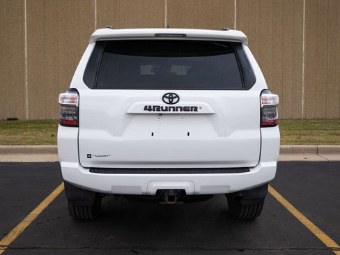 Used 2021 Toyota 4Runner SR5 image 6