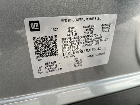 Used 2025 GMC Acadia Elevation image 11