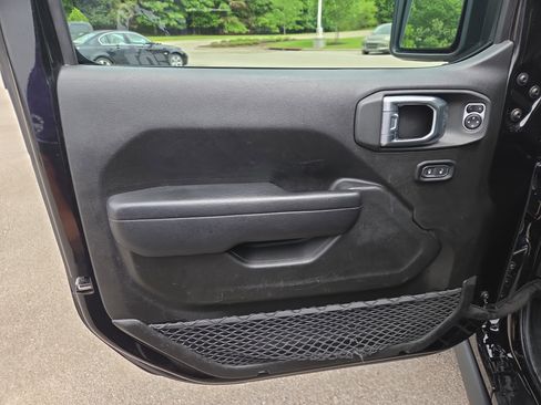 Used 2024 Jeep Wrangler Unlimited Rubicon AWD/4WD image 5