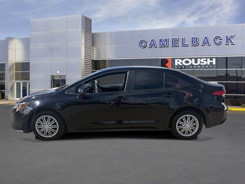 Used 2023 Toyota Corolla LE FWD image 3