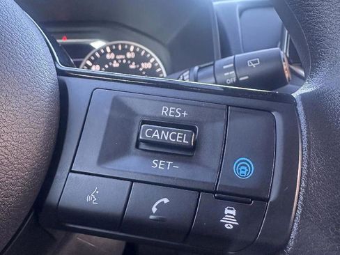 Used 2023 Nissan Rogue SV image 19
