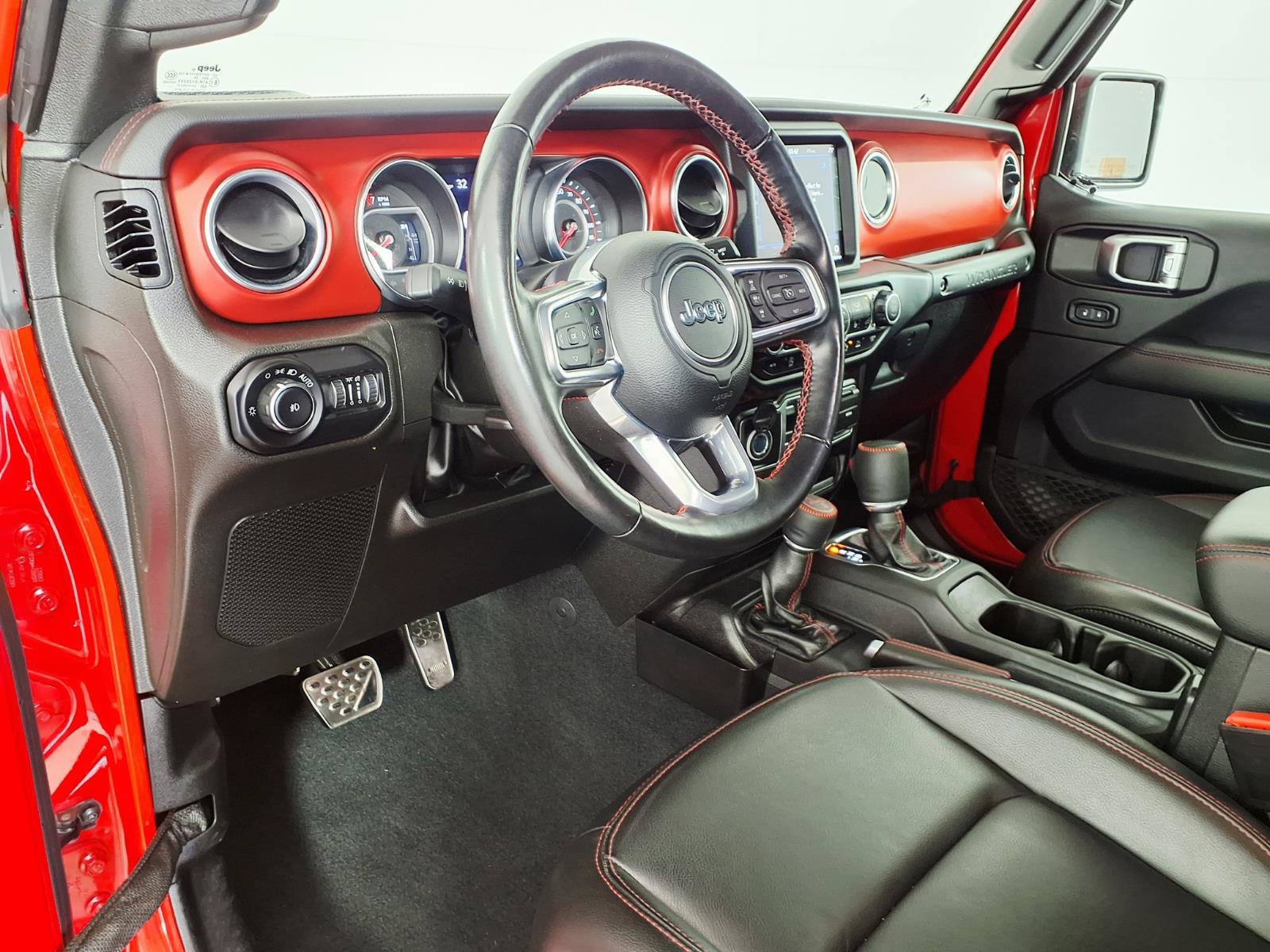 Used 2022 Jeep Wrangler Unlimited Rubicon w/ LED Lighting Group AWD/4WD image 13