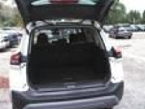 Used 2023 Nissan Rogue SV image 10