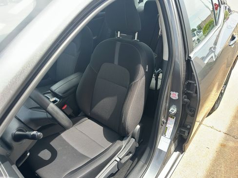 Used 2025 Nissan Sentra SV FWD image 22