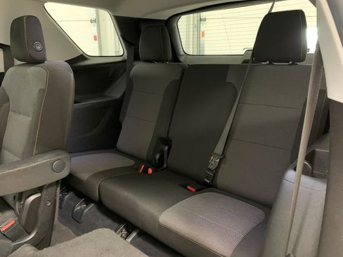 Used 2018 Chevrolet Traverse LT FWD image 18