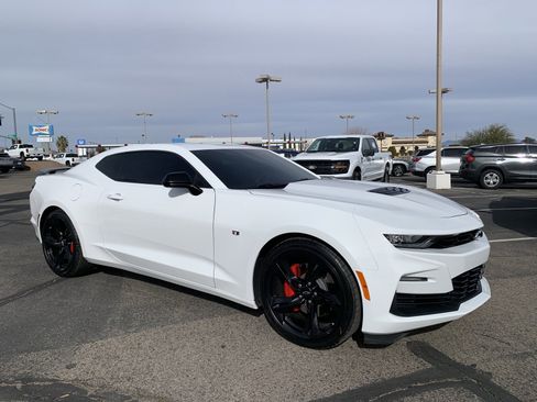Certified 2020 Chevrolet Camaro SS image 3