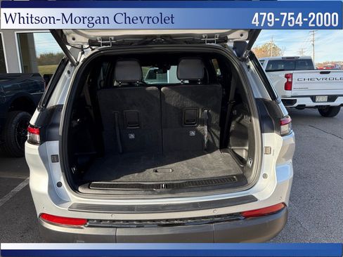 Used 2023 Jeep Grand Cherokee L Laredo image 43