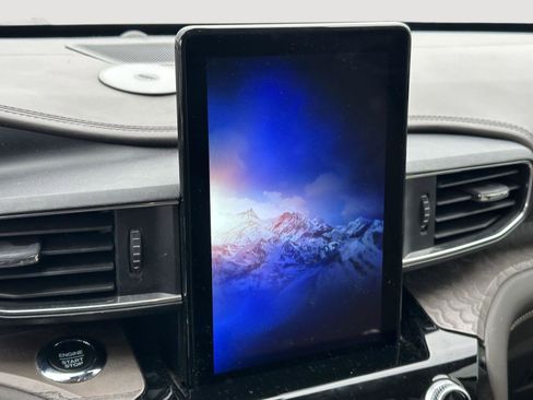 Used 2021 Ford Explorer Platinum w/ Equipment Group 601A image 12