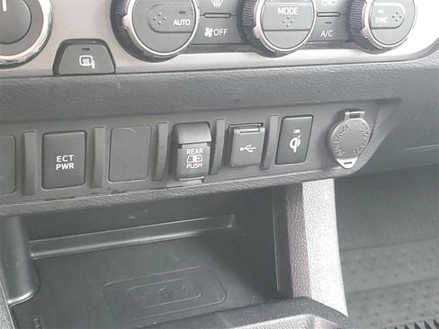 Certified 2023 Toyota Tacoma TRD Off-Road image 30