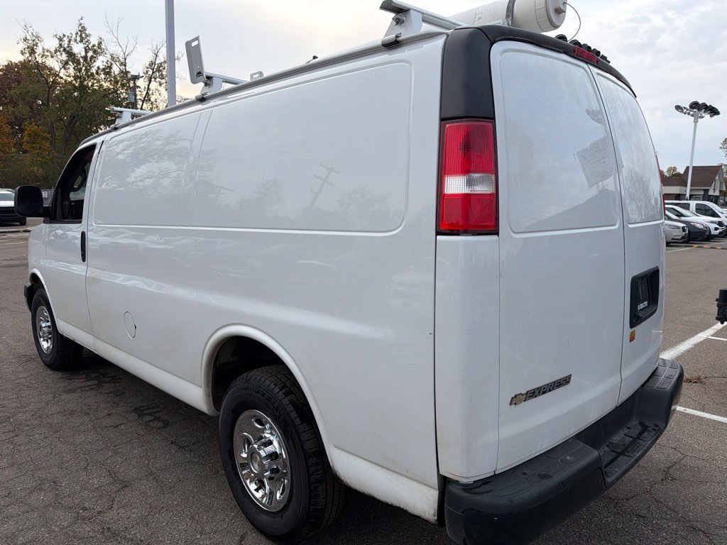 Used 2022 Chevrolet Express 2500 w/ Driver Convenience Package RWD image 7