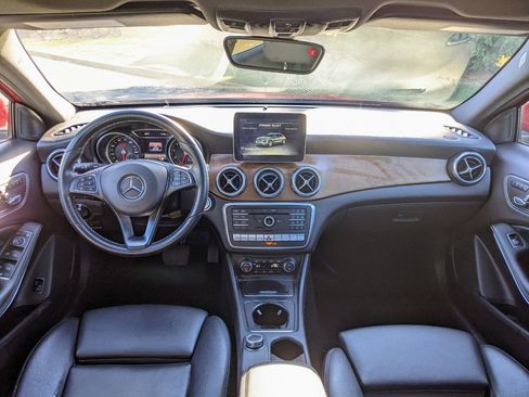 Used 2018 Mercedes-Benz GLA 250 4MATIC image 19