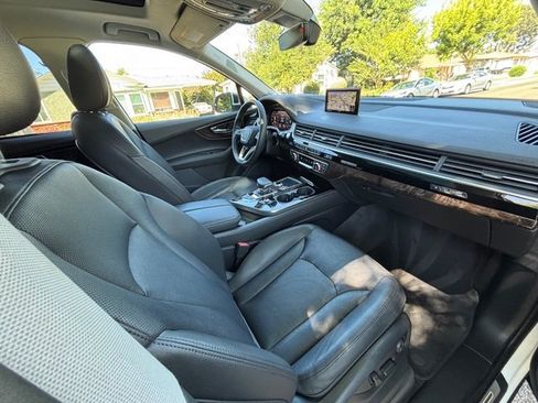 Used 2018 Audi Q7 3.0T Prestige w/ Prestige Package AWD/4WD image 43