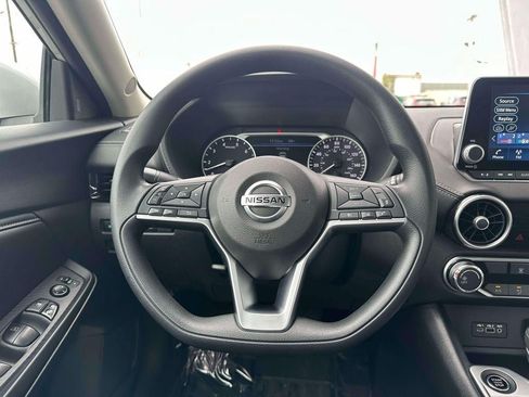 Used 2023 Nissan Sentra SV FWD image 13