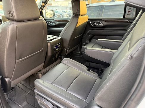Used 2023 Chevrolet Suburban Z71 w/ Luxury Package image 34