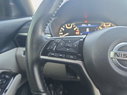 Certified 2022 Nissan Altima 2.5 SV w/ SV Premium Package AWD/4WD image 16
