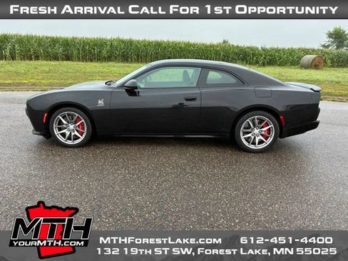 Used 2024 Dodge Charger Daytona Scat Pack w/ Plus Group AWD/4WD image 5