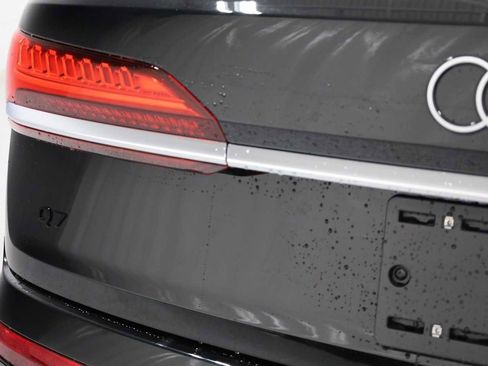 New 2026 Audi Q7 3.0T Premium image 7