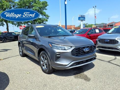 Used 2024 Ford Escape ST-Line w/ Tech Pack #1 AWD/4WD image 4
