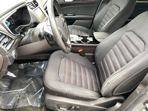 Used 2016 Ford Fusion SE image 10