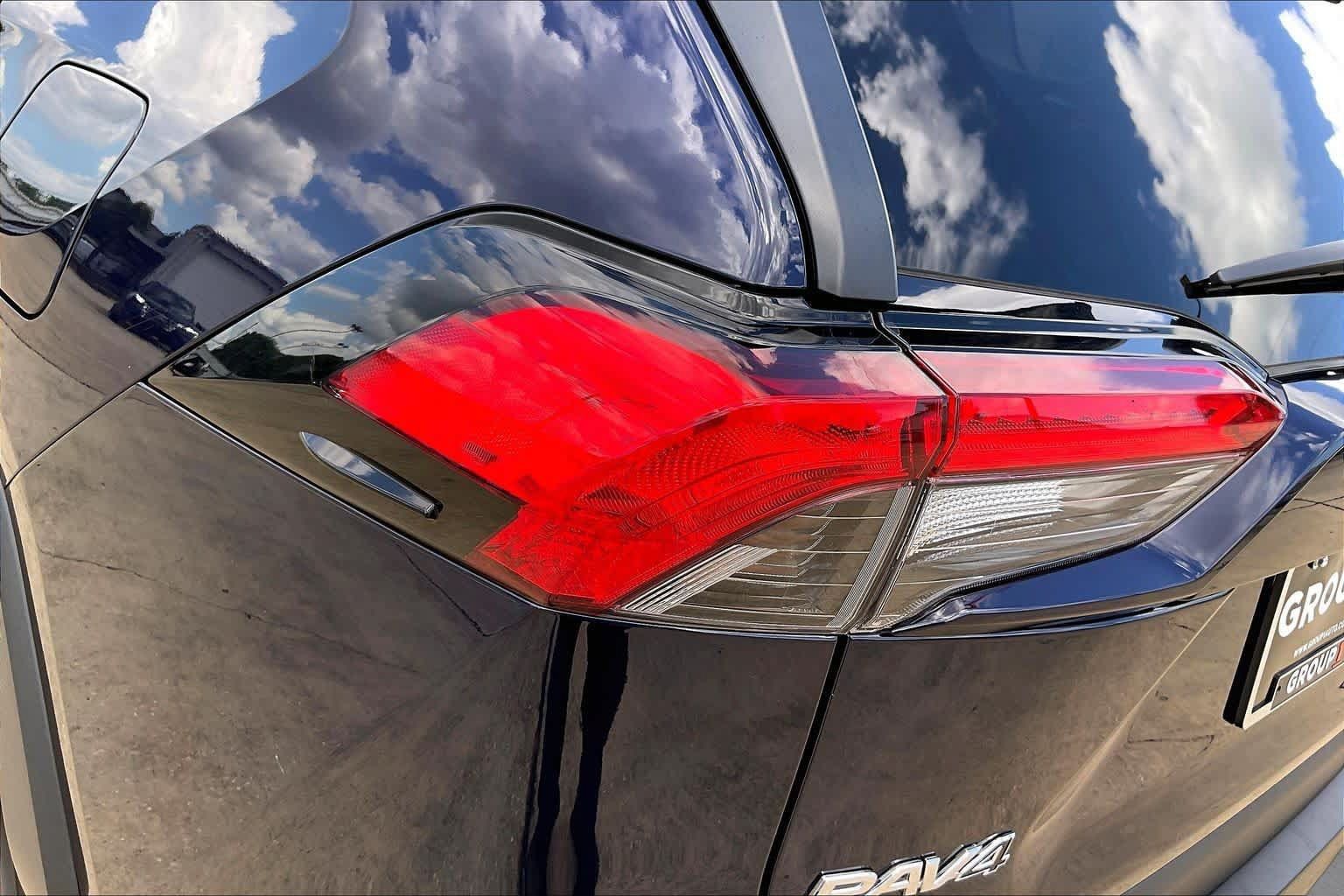 Used 2025 Toyota RAV4 XLE FWD image 24