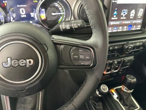 Used 2023 Jeep Wrangler Unlimited w/ Sun & Screen Package image 16