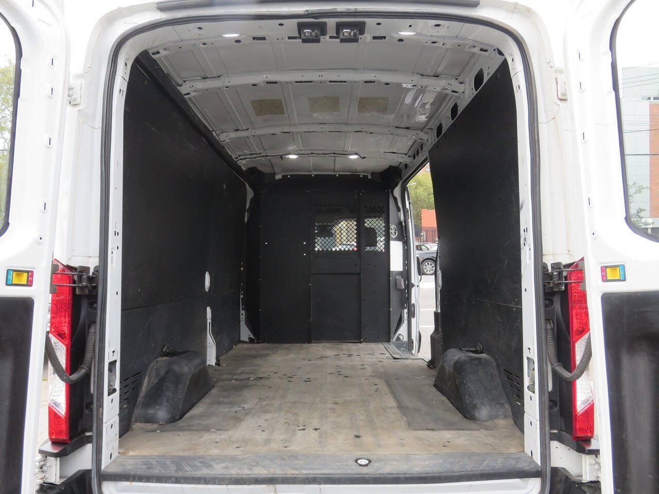 Used 2019 Ford Transit 250 148 Medium Roof w/ Interior Upgrade Package RWD image 11