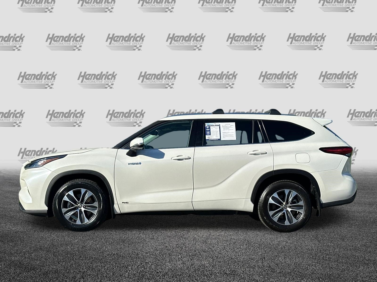 Used 2020 Toyota Highlander XLE AWD/4WD image 8