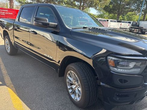 Used 2023 RAM 1500 Laramie AWD/4WD image 8
