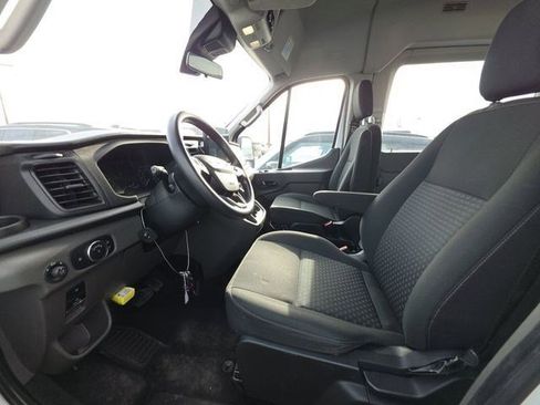 Used 2023 Ford Transit 350 XLT image 4