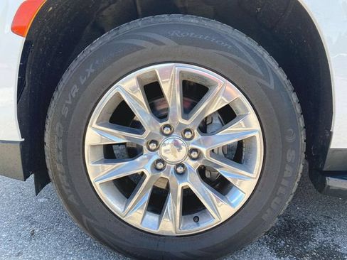 Used 2022 Chevrolet Suburban Premier AWD/4WD image 13