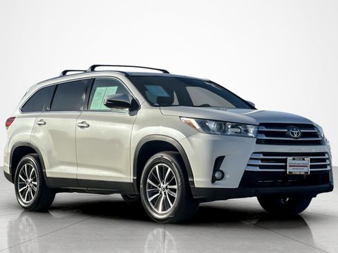 Certified 2019 Toyota Highlander XLE image 7