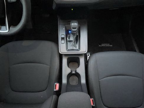 Used 2026 Toyota Corolla Cross LE image 19
