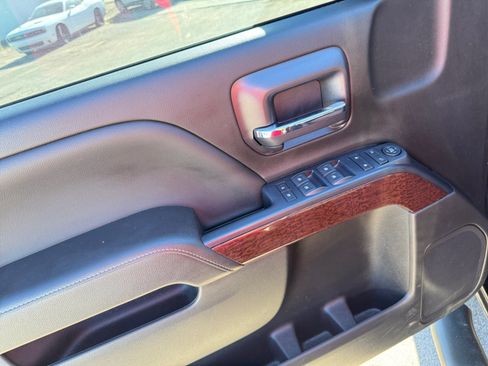 Used 2018 GMC Sierra 1500 SLE w/ SLE Value Package image 11