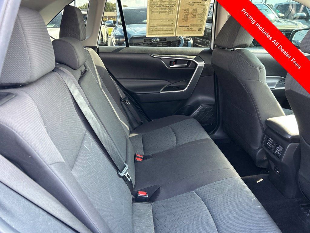 Used 2024 Toyota RAV4 XLE FWD image 20