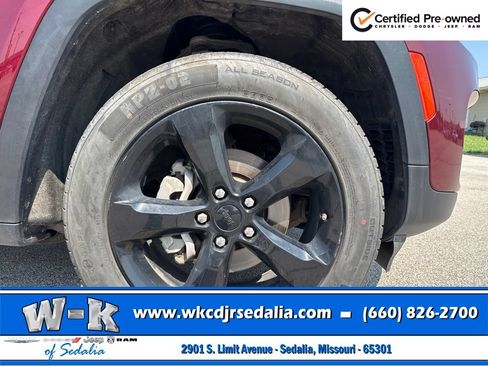 Certified 2023 Jeep Grand Cherokee Altitude AWD/4WD image 5